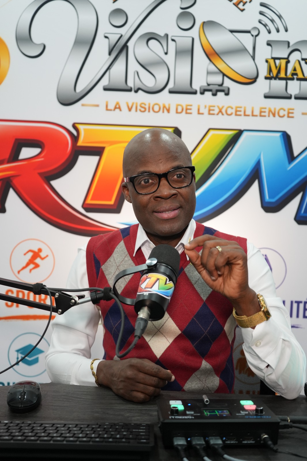ZOOM In — Fénel André